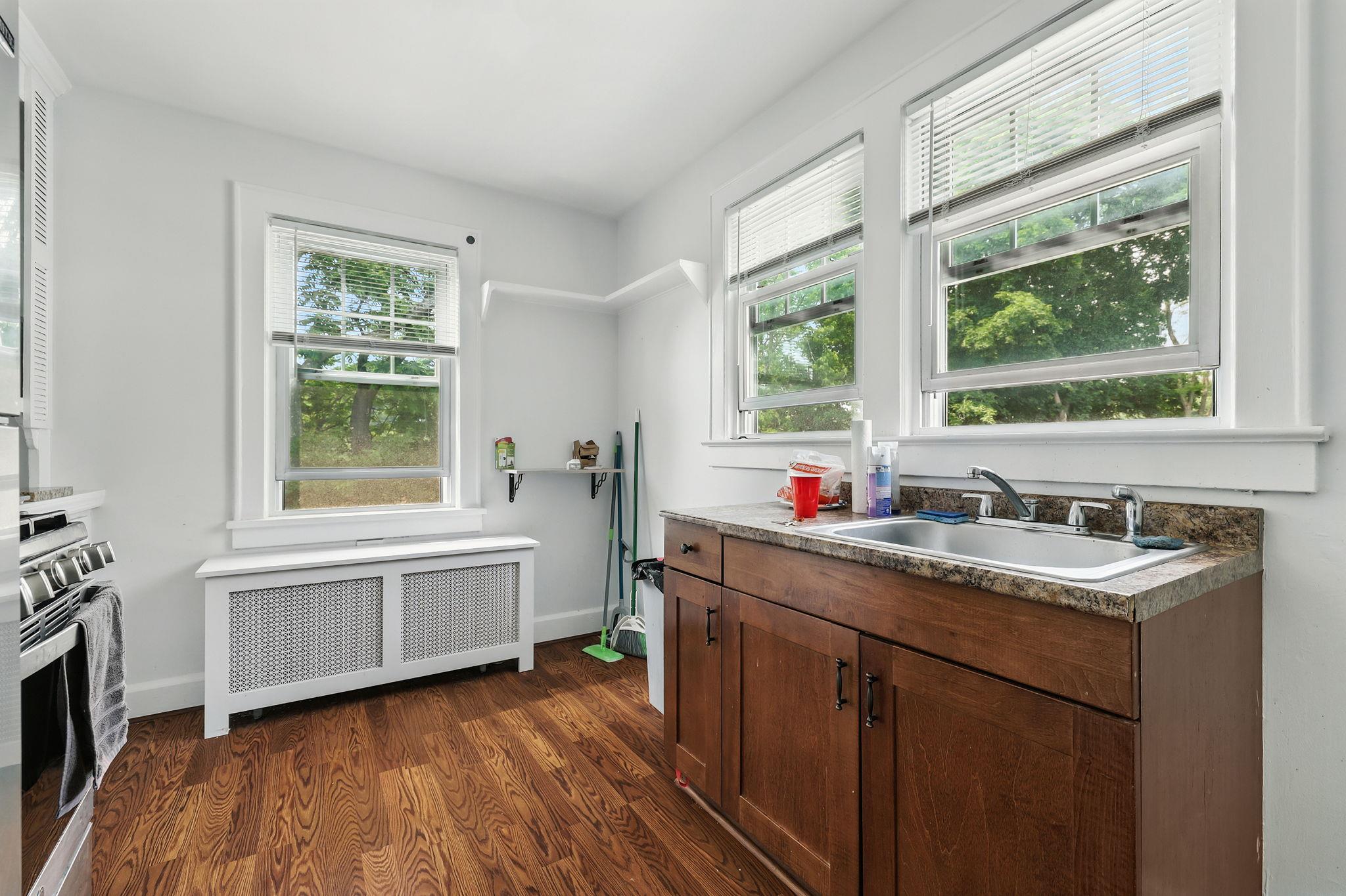 Harrison, New York 10604, United States, 3 Bedrooms Bedrooms, ,2 BathroomsBathrooms,Residential,Active,150982