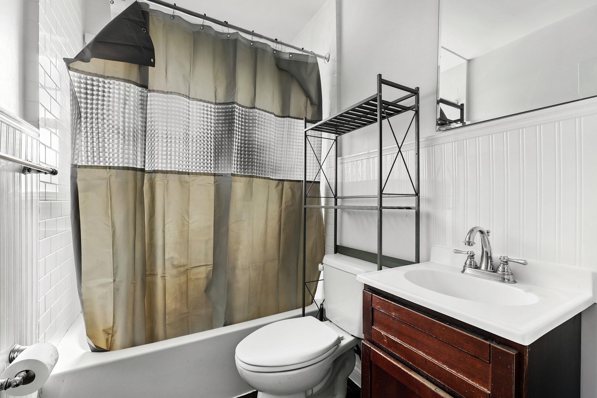 Harrison, New York 10604, United States, 3 Bedrooms Bedrooms, ,2 BathroomsBathrooms,Residential,Active,150982