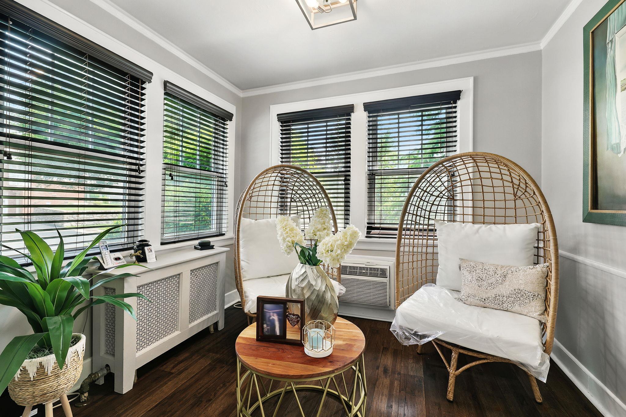 Harrison, New York 10604, United States, 3 Bedrooms Bedrooms, ,2 BathroomsBathrooms,Residential,Active,150982