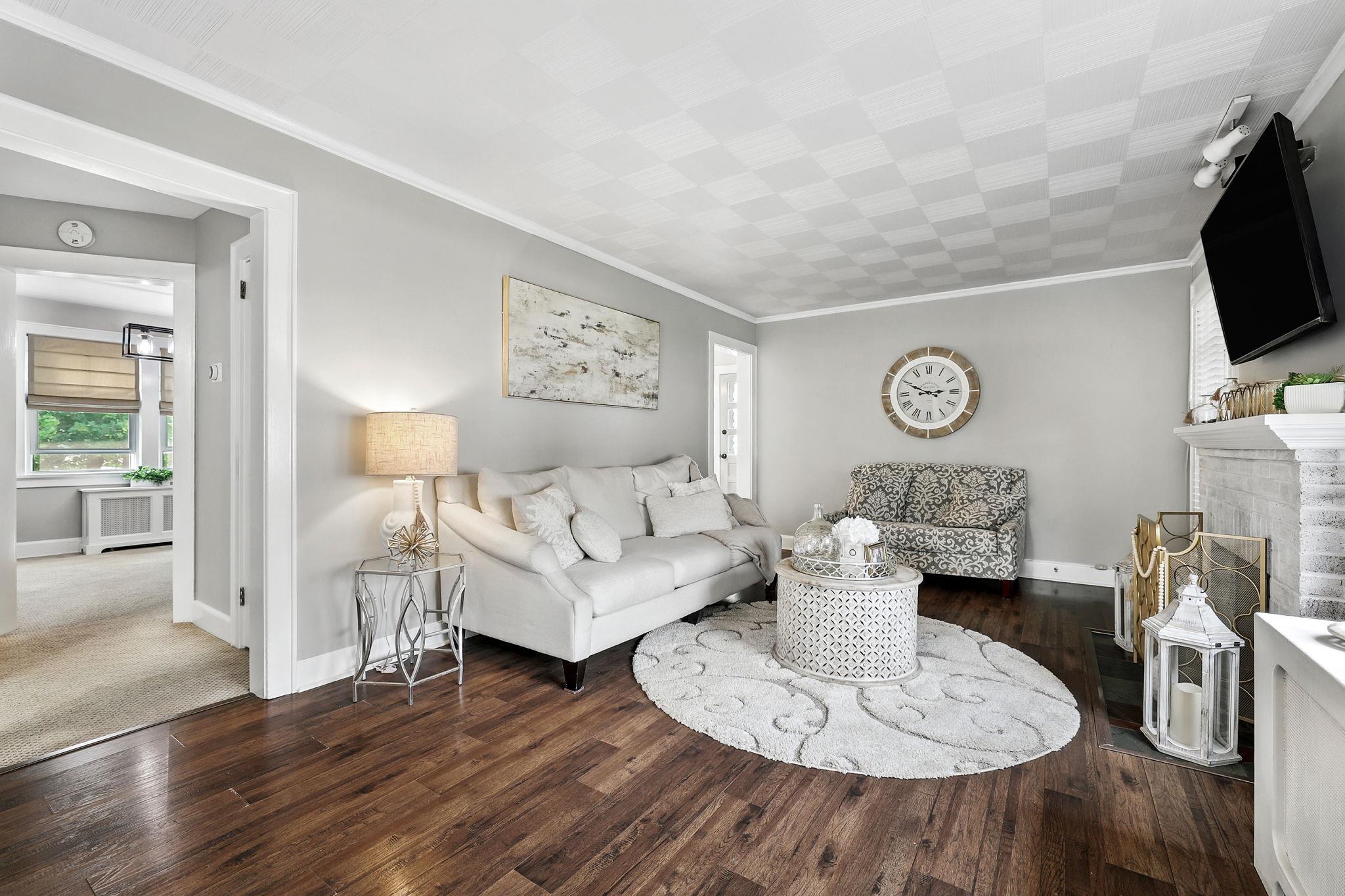 Harrison, New York 10604, United States, 3 Bedrooms Bedrooms, ,2 BathroomsBathrooms,Residential,Active,150982