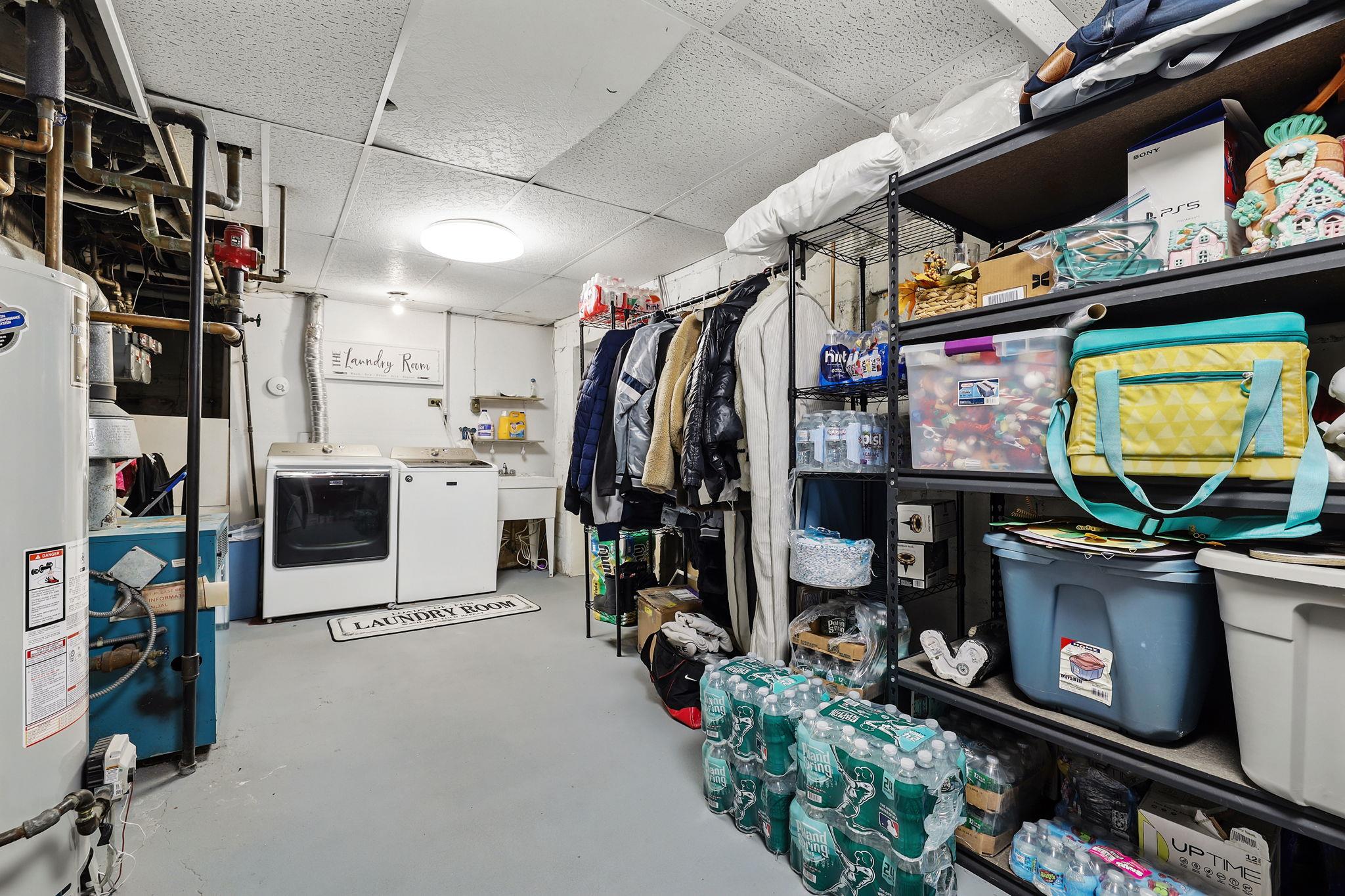 Harrison, New York 10604, United States, 3 Bedrooms Bedrooms, ,2 BathroomsBathrooms,Residential,Active,150982