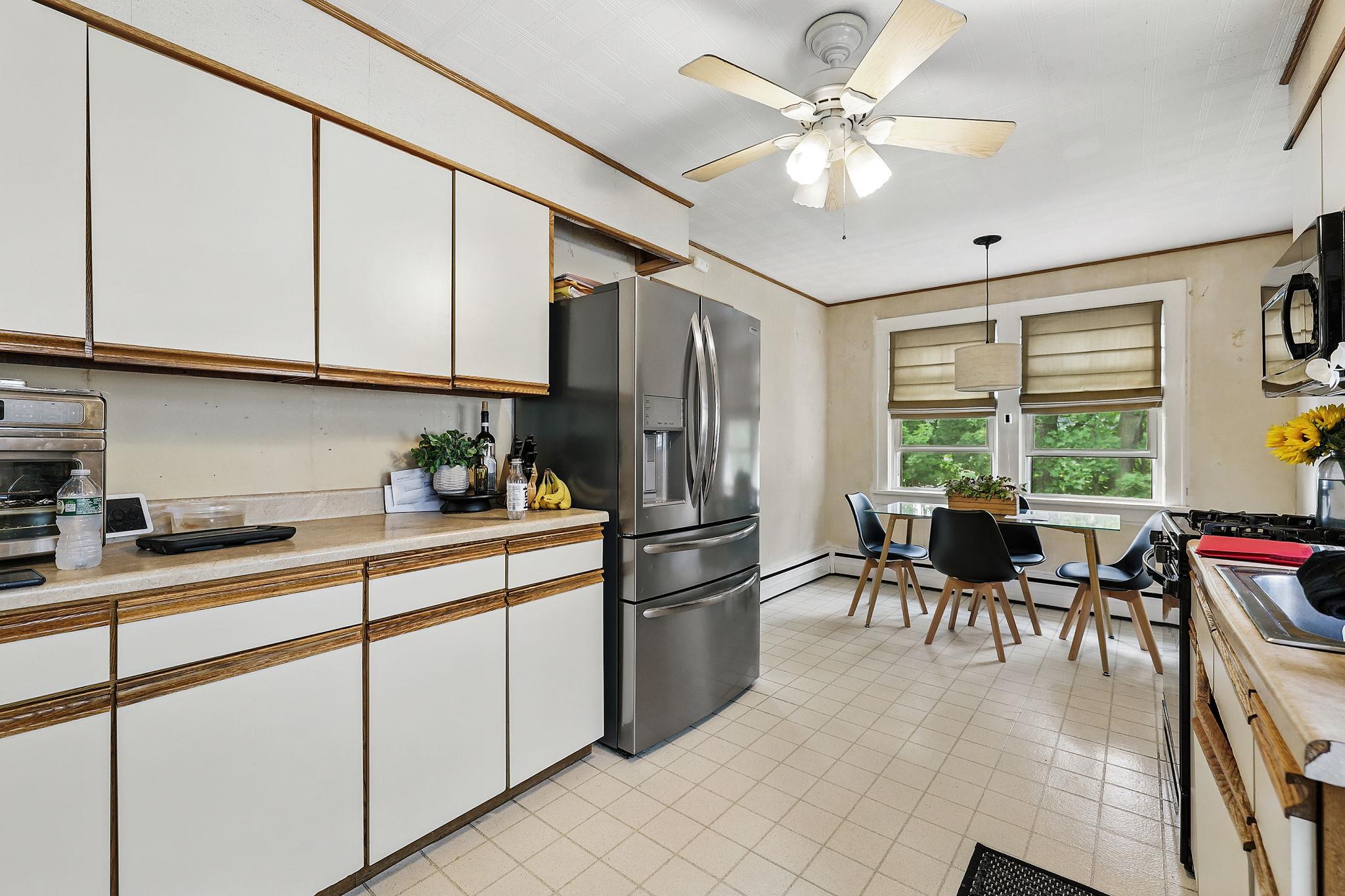 Harrison, New York 10604, United States, 3 Bedrooms Bedrooms, ,2 BathroomsBathrooms,Residential,Active,150982