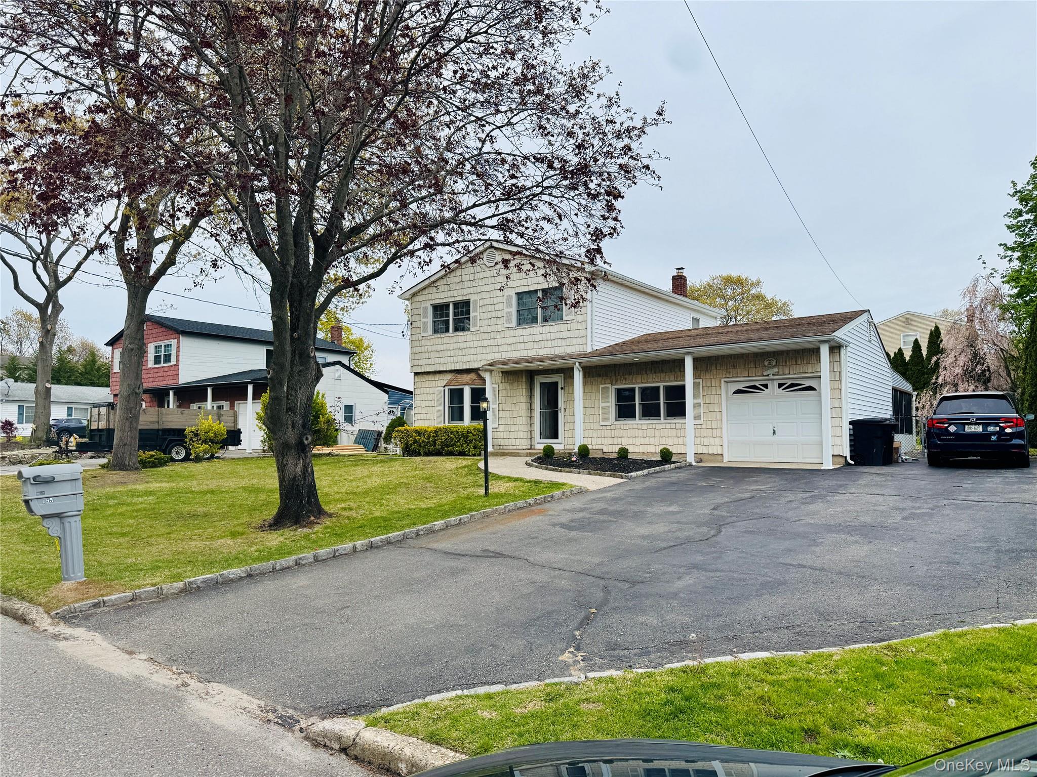 195 Maple Street