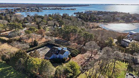 Homes For Sale - 103 Middle Pond Road<br/> Southampton, NY 11968