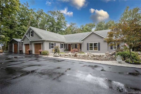1440 E NOXON RD, LAGRANGEVILLE, NY 12540 - Image 51d5ebaed65e9899a6738cef553b3d4a/3993517103