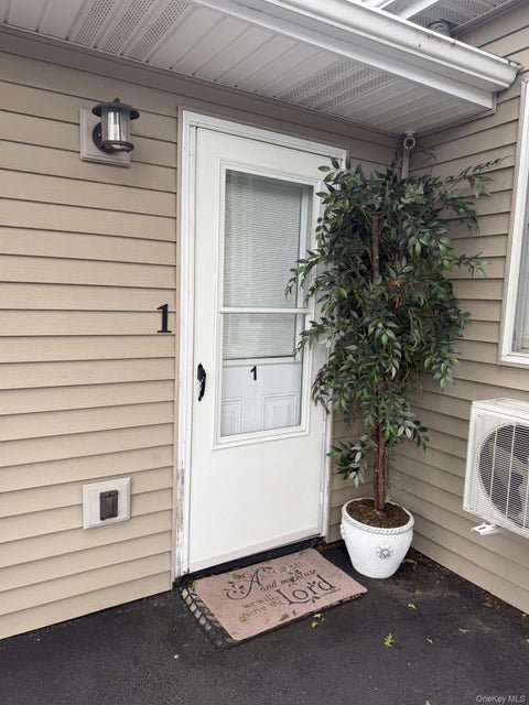 Apartment For Rent - 30 Orinoco Drive #1<br/> Bay Shore, NY 11706