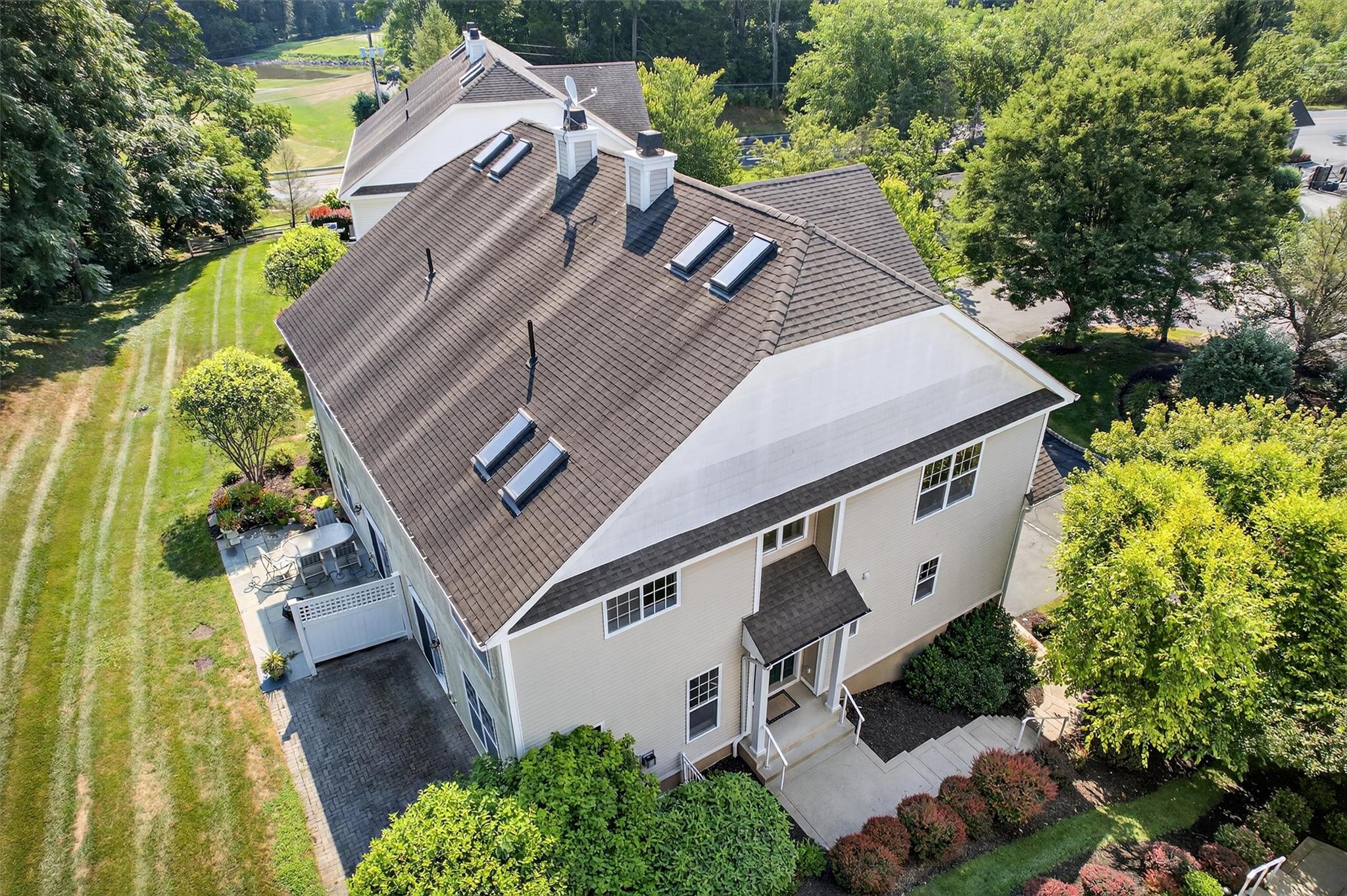 8 Green Court