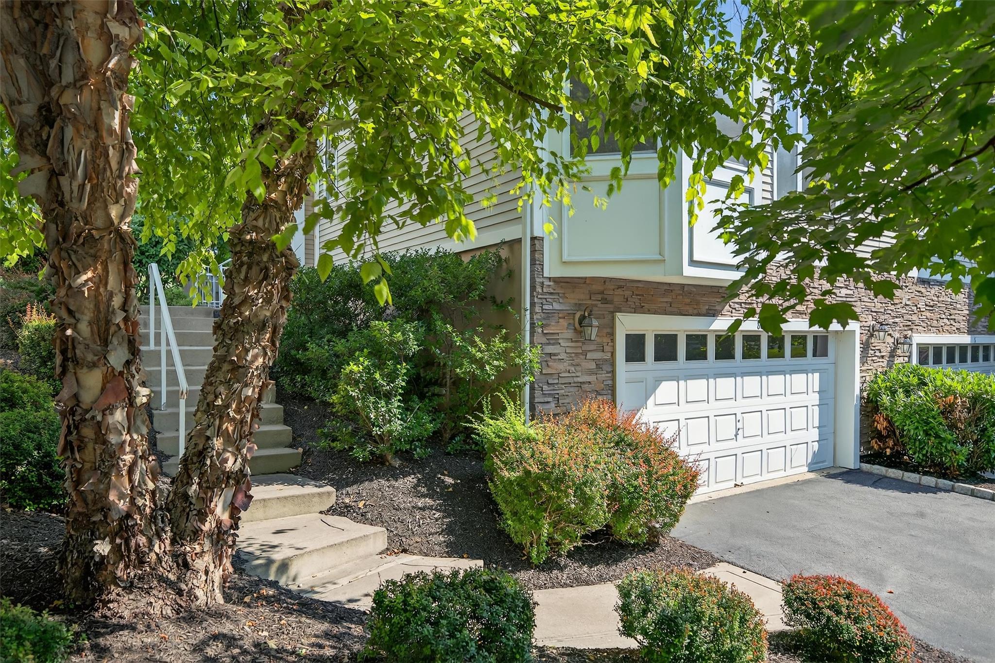 8 Green Court