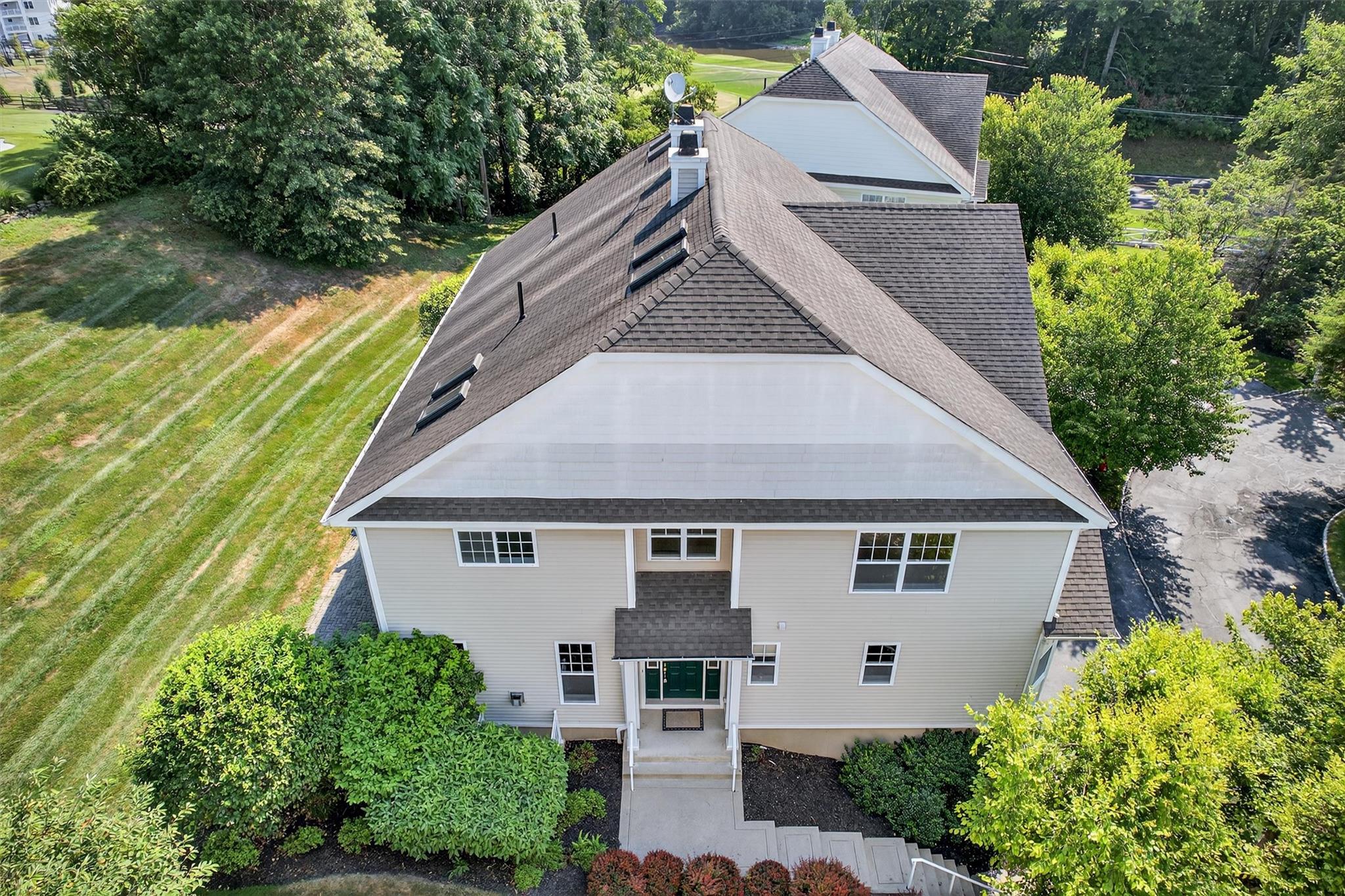 8 Green Court