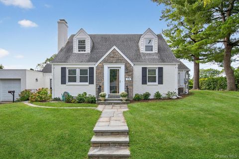 Homes For Sale - 175 North Street<br/> Locust Valley, NY 11560