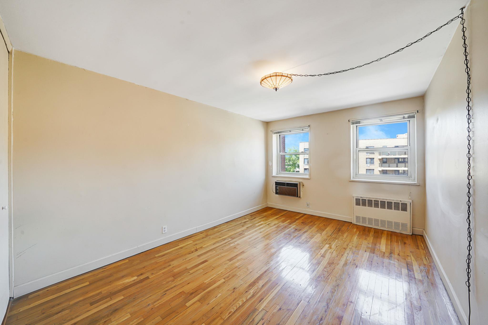 100 Lincoln Avenue Ave #28C, Mineola, New York image 10