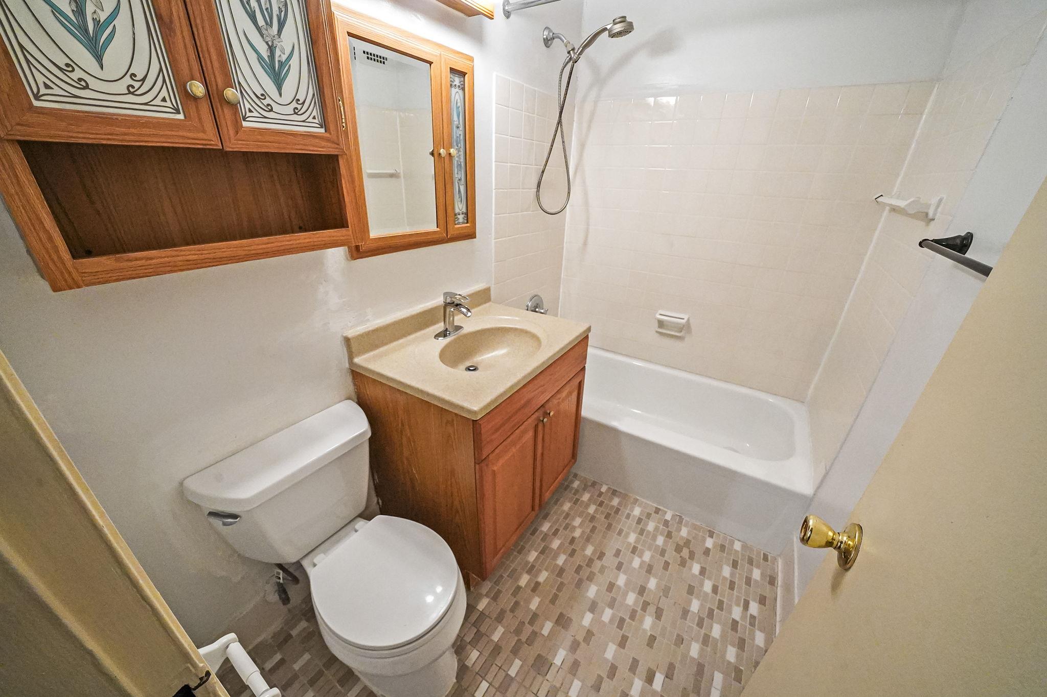 100 Lincoln Avenue Ave #28C, Mineola, New York image 12