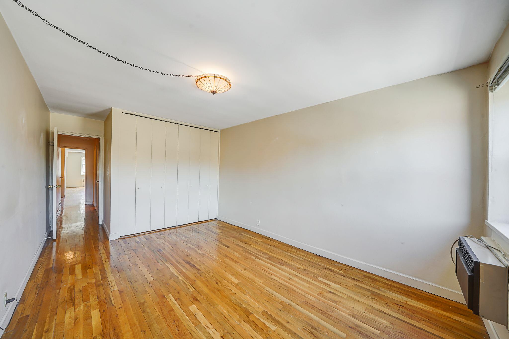 100 Lincoln Avenue Ave #28C, Mineola, New York image 11