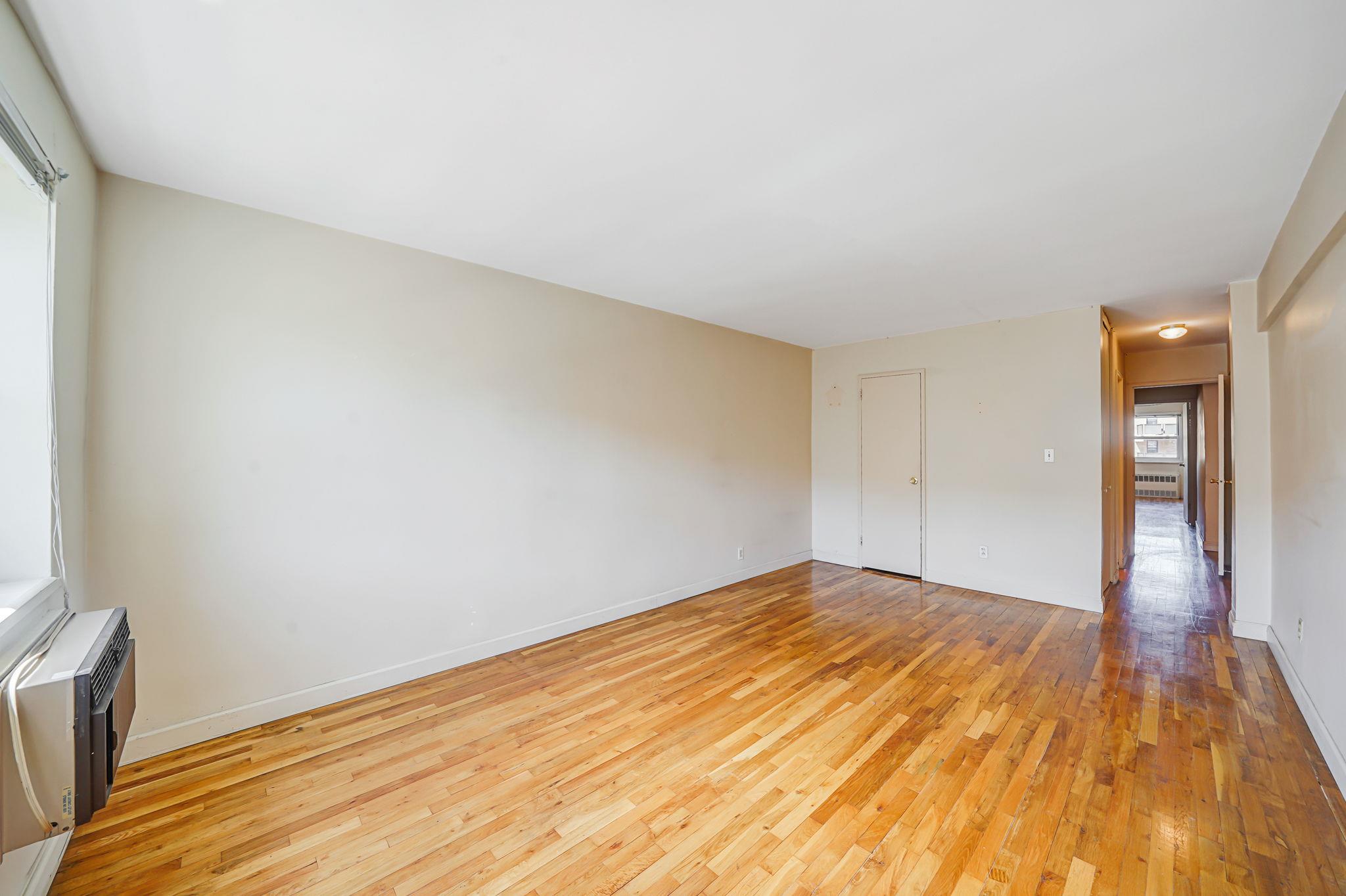 100 Lincoln Avenue Ave #28C, Mineola, New York image 8