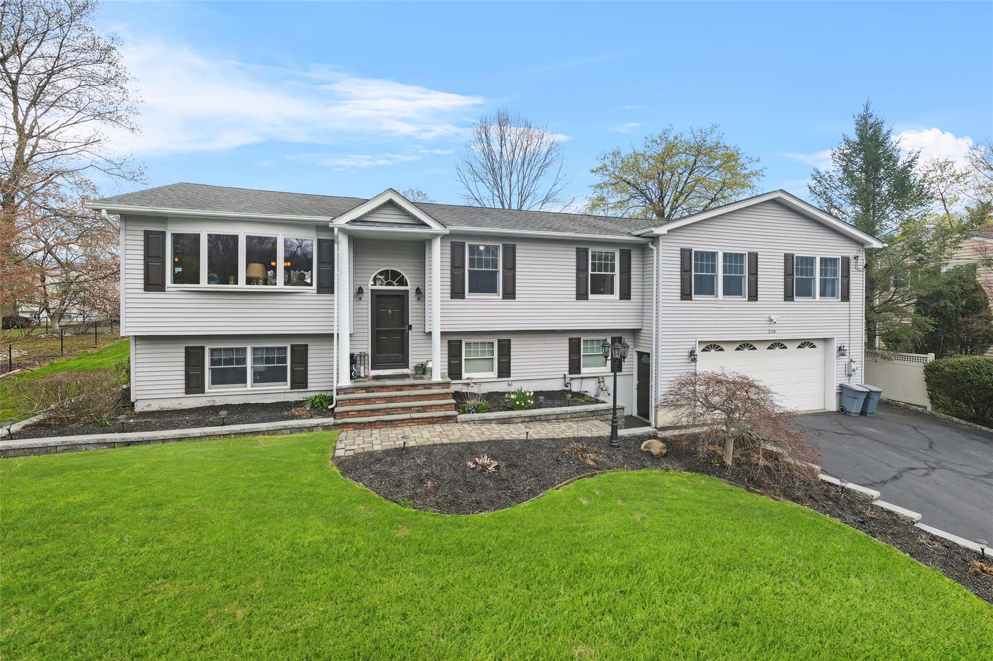 218 Newport Avenue, Tappan, New York image 2