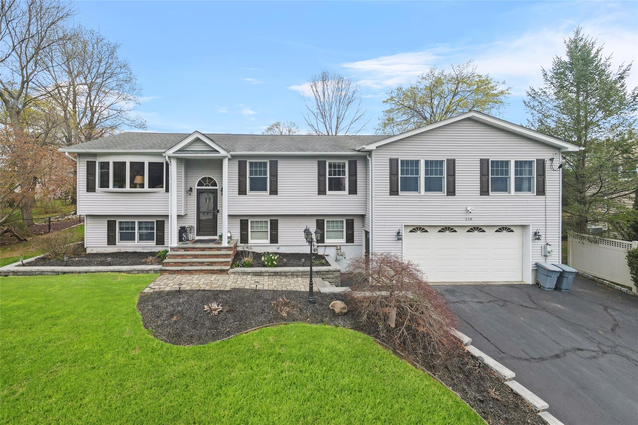 218 Newport Avenue, Tappan, New York image 4