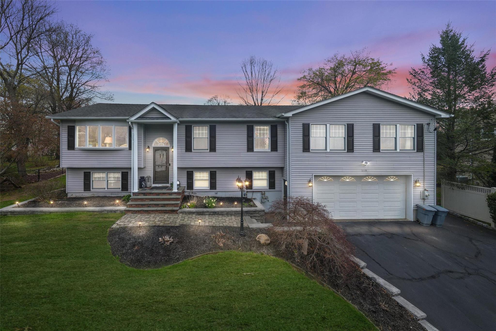 218 Newport Avenue, Tappan, New York image 1