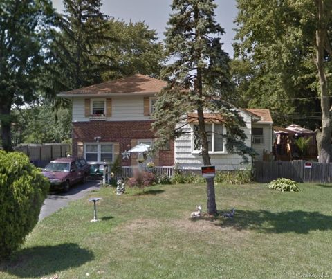 143 Delaware Avenue Bay Shore NY 11706