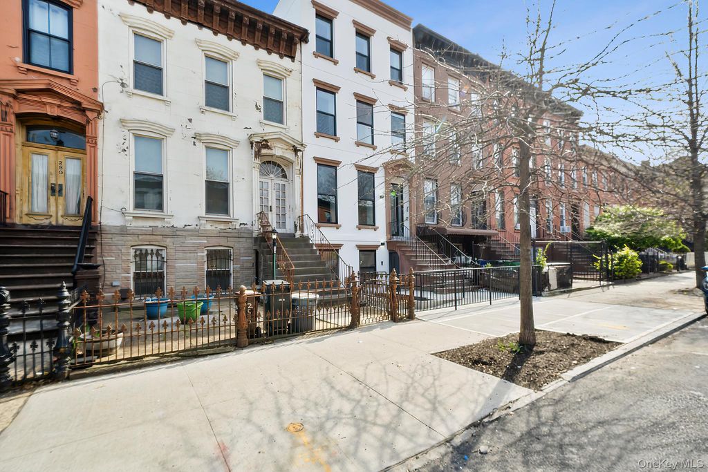 Photo of 256 Putnam AVE #4PH, Brooklyn, NY 11216 (MLS # 1006279)