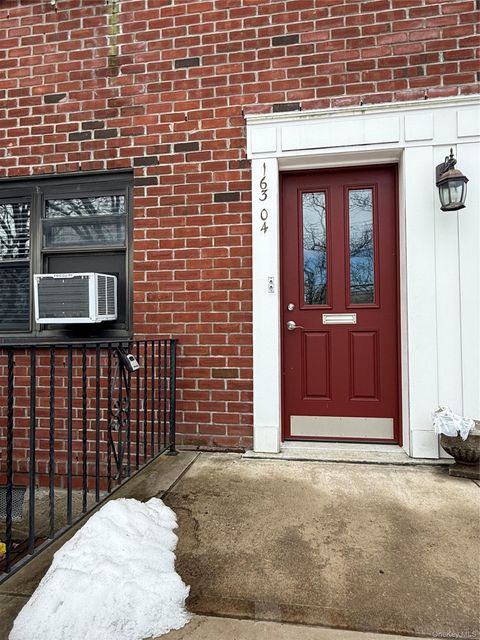 Homes For Sale - 163-04 17th Avenue #LOWER<br/> Whitestone, NY 11357