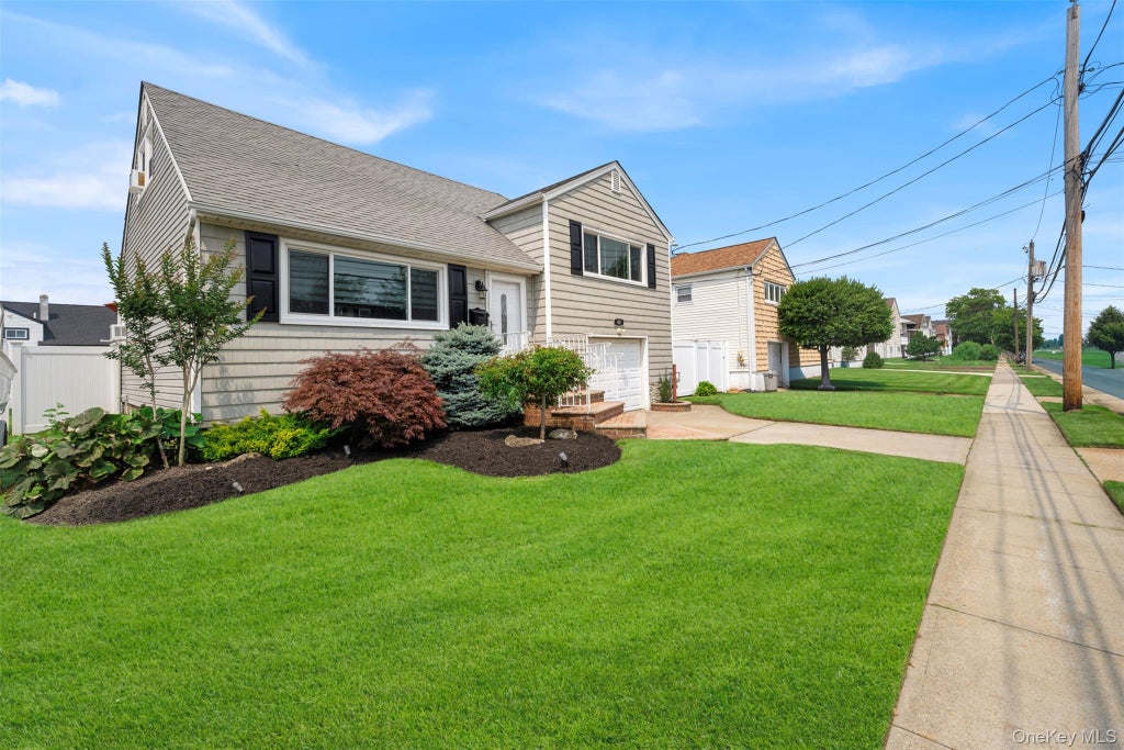 Photo of 40 Martha Street, Freeport, NY 11520 (MLS # 1020410)