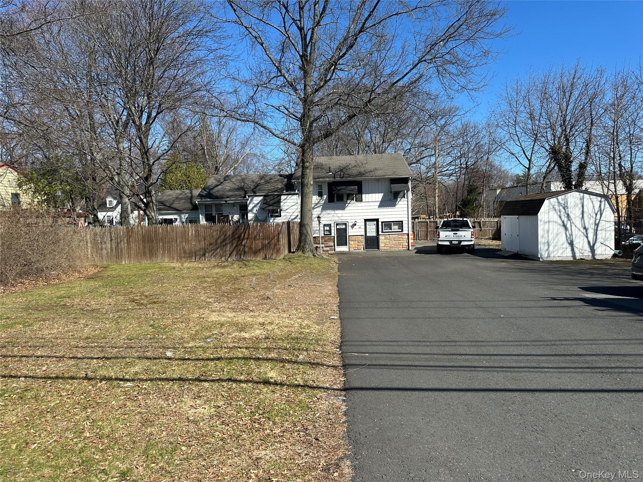 182 N Middletown Road