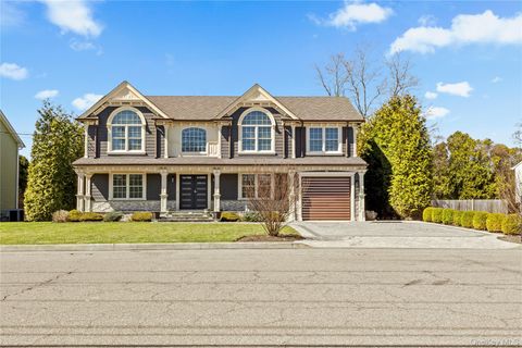 Homes For Sale - 123 Columbus Boulevard<br/> Amityville, NY 11701