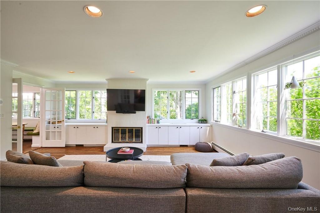 Photo of 11 Lebanon Road, Scarsdale, NY 10583 (MLS # 968096)