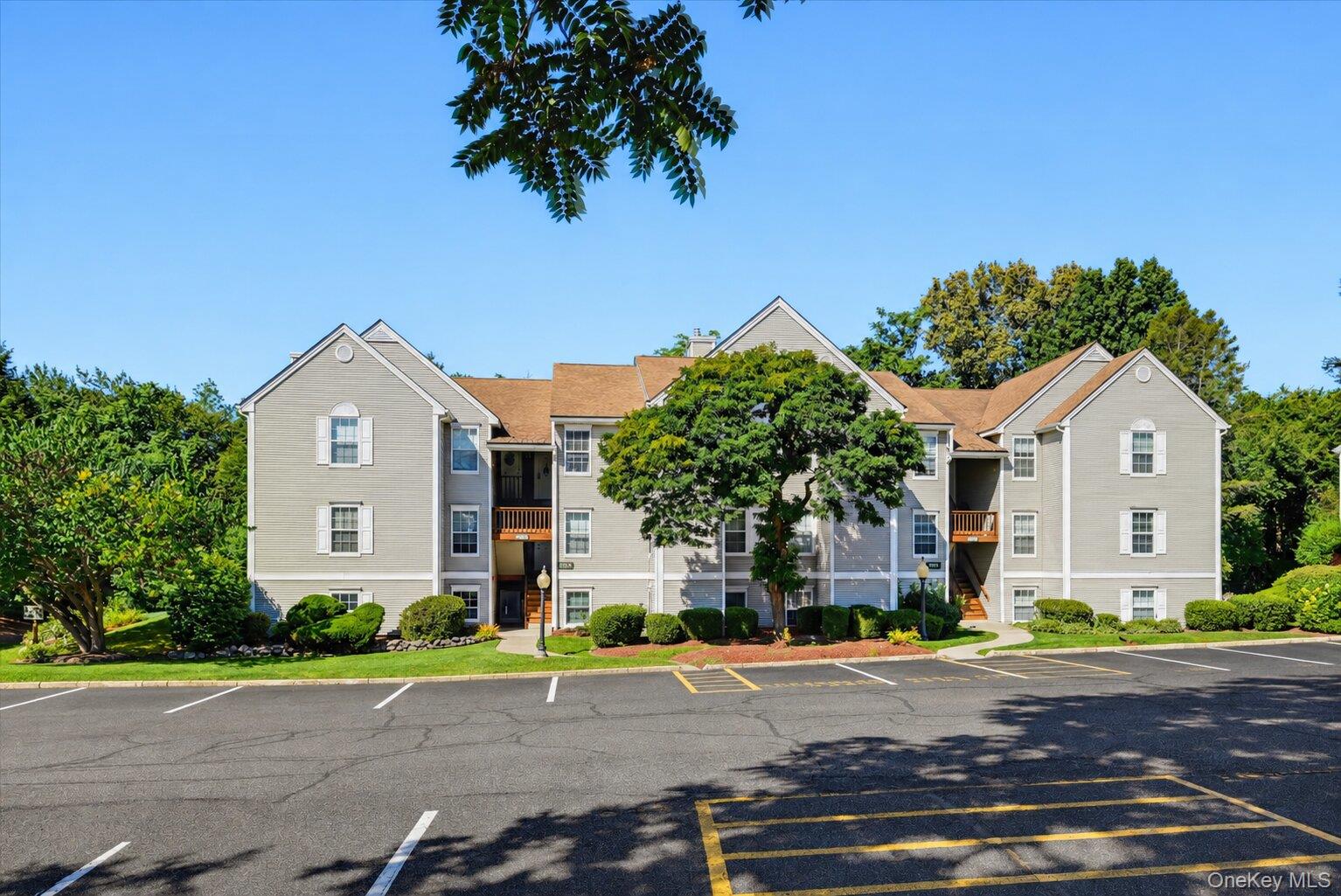 1175 Washington Green