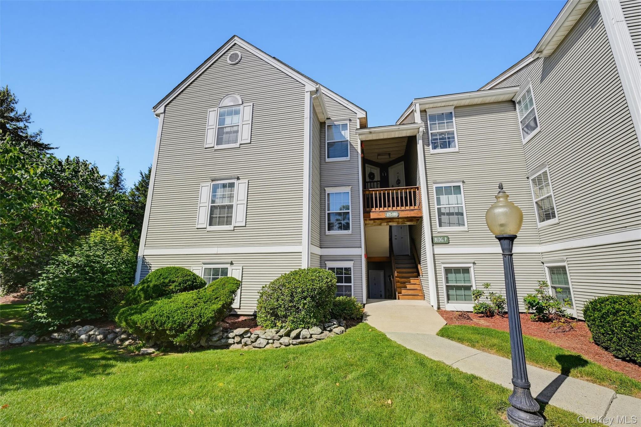 1175 Washington Green
