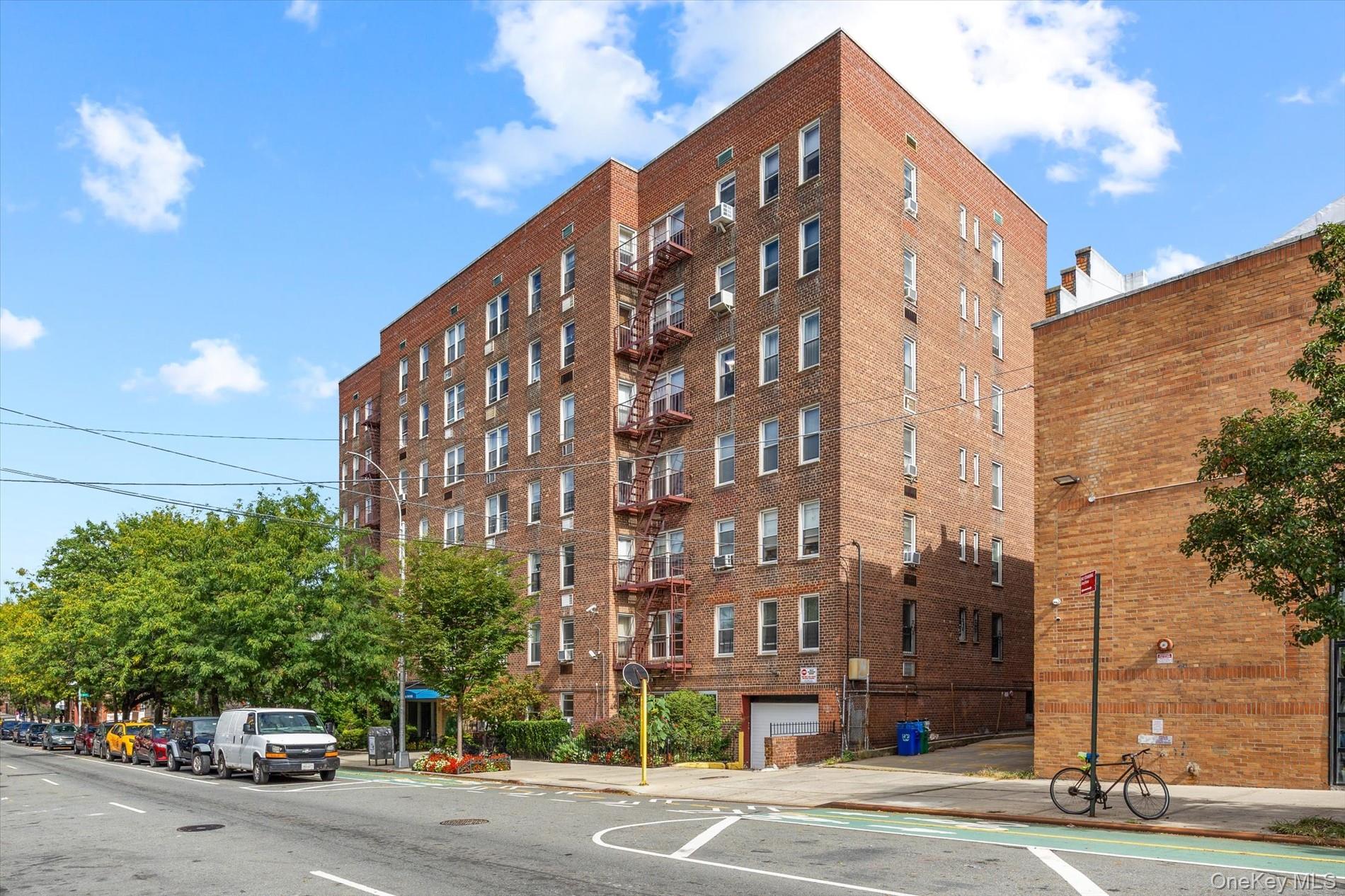 31-85 Crescent Street 516
