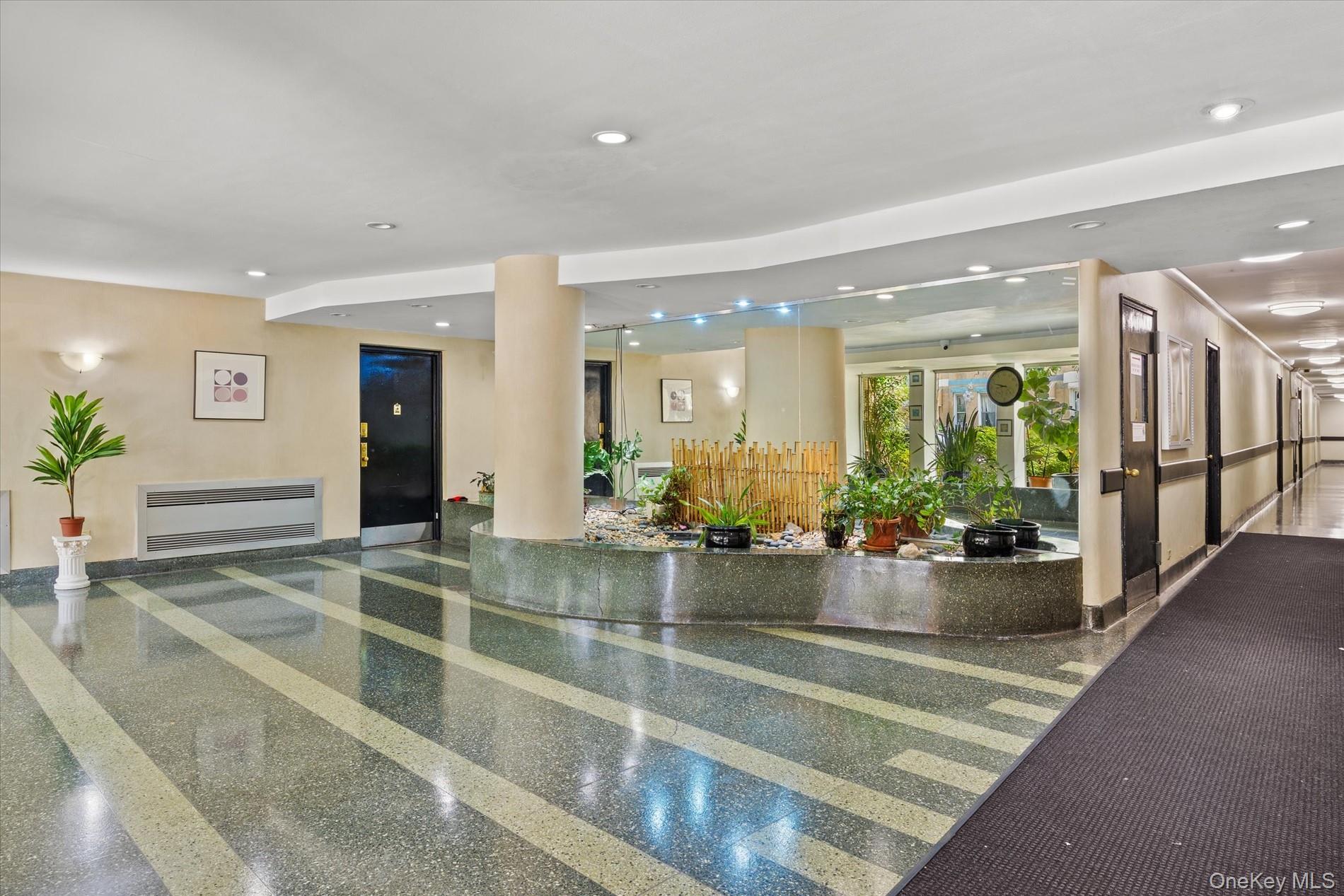 31-85 Crescent Street 516