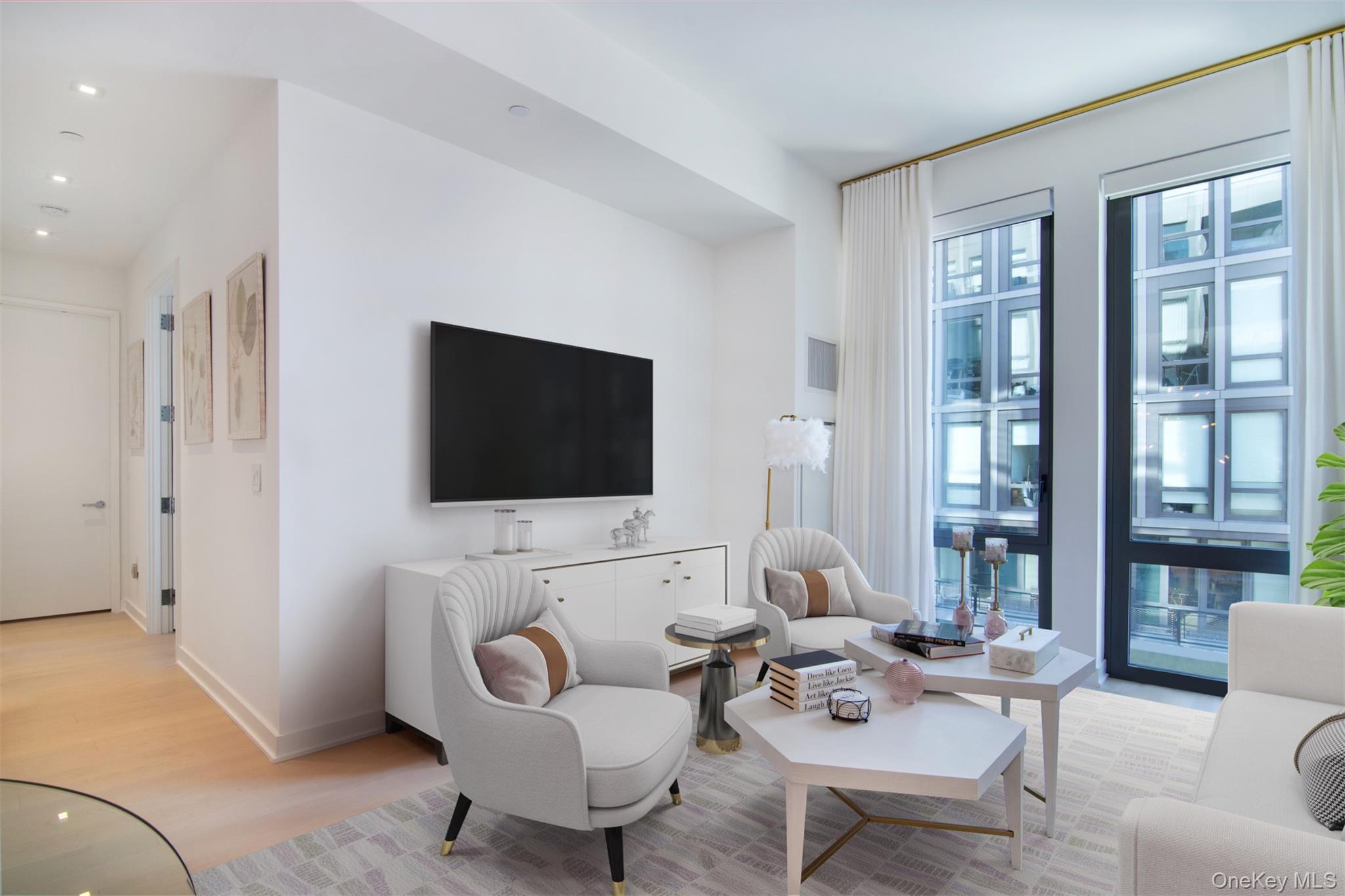 77 Charlton Street N12A