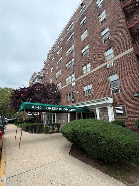 Homes For Sale - 86-10 151 Avenue #6N<br/> Howard Beach, NY 11414
