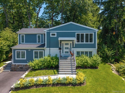 Homes For Sale - 25 Shadow Lane<br/> Larchmont, NY 10538
