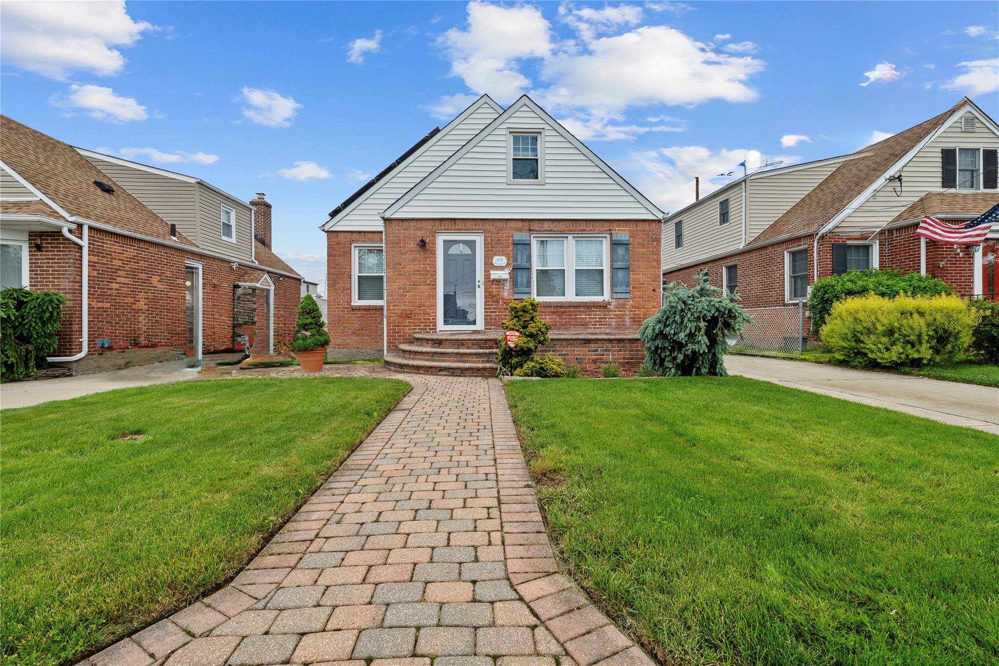 678 Margaret Street, Franklin Square, New York image 1