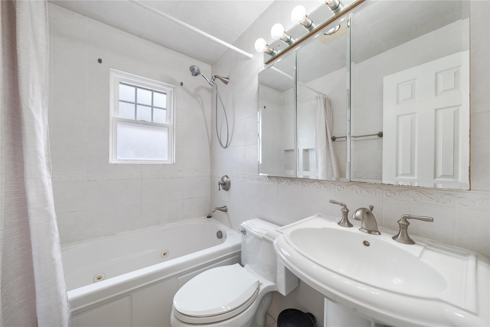 678 Margaret Street, Franklin Square, New York image 11