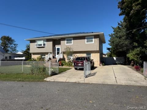 Photo of 41 E Gate, Copiague, NY 11726 (MLS # 1065698)