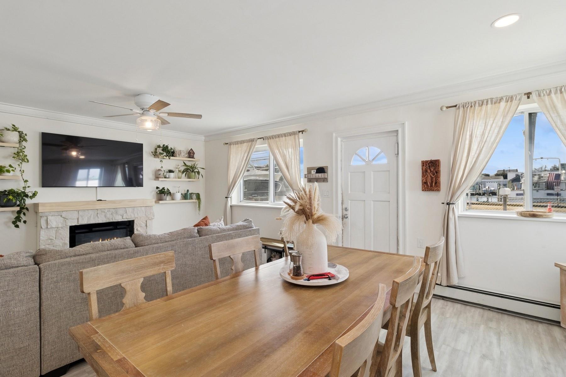 157 E Shore Road, Lindenhurst, New York image 11