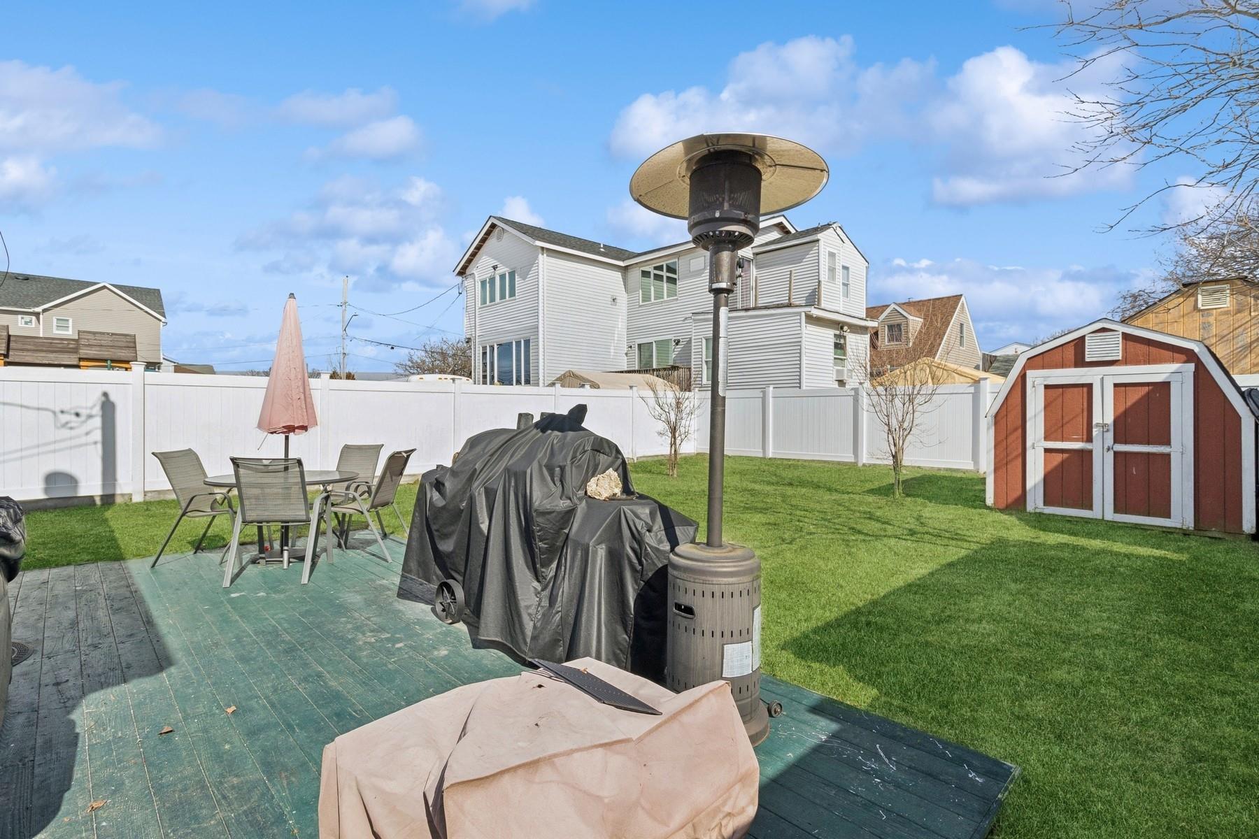157 E Shore Road, Lindenhurst, New York image 17