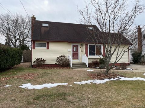 413 37th Street Lindenhurst NY 11757