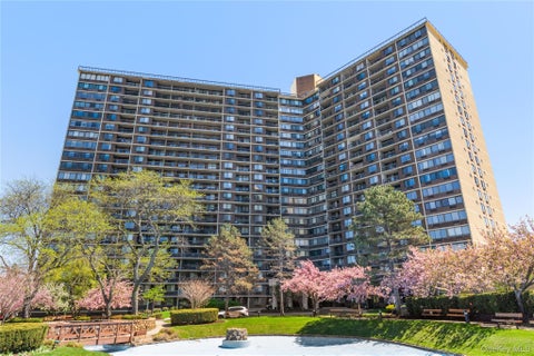 Condo For Sale - 2 Bay Club Drive #17P<br/> Bayside, NY 11360