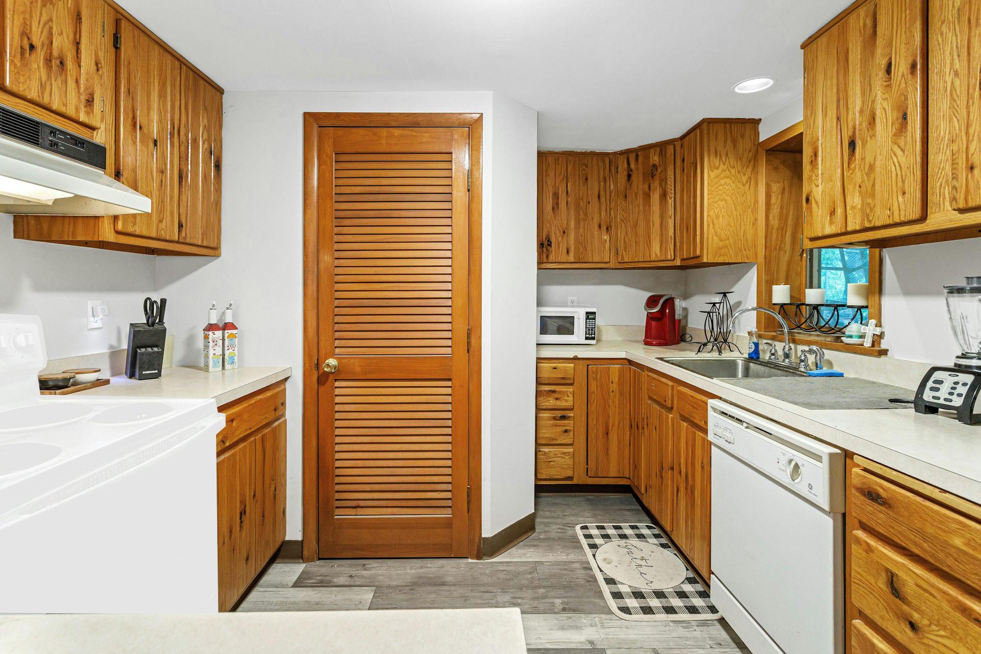 25 W Macgregor Drive, Mahopac, Florida image 28