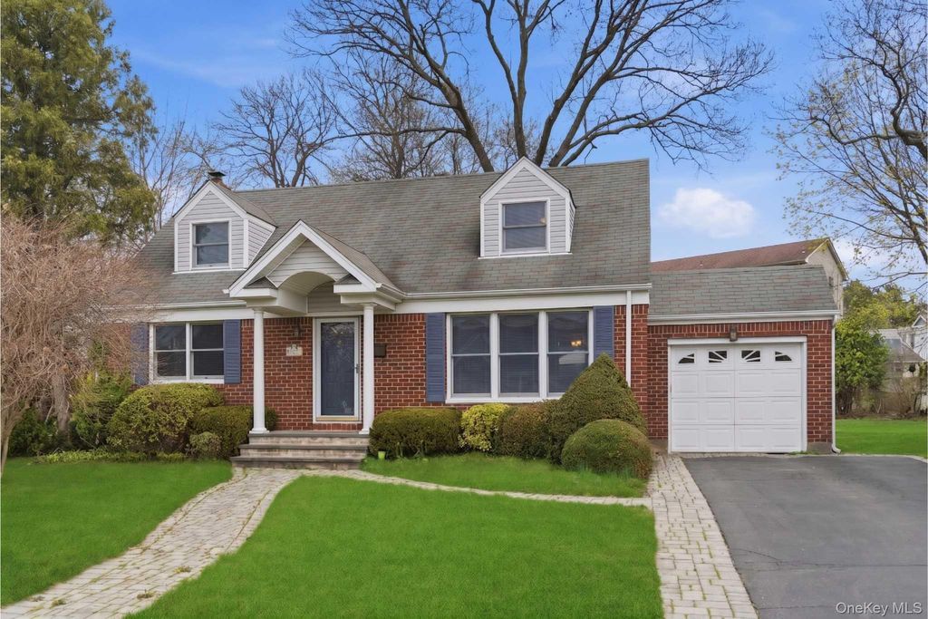 Photo of 2 Selden Drive, East Northport, NY 11731 (MLS # 987562)