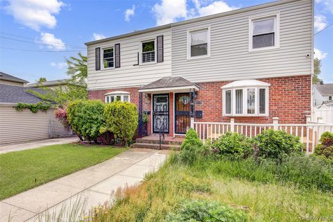 Homes For Sale - 164-38 76th Road<br/> Queens County, Fresh Meadows, NY 11366