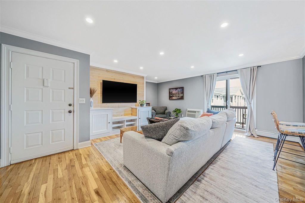 Photo of 118 Fairharbor Drive #118, Patchogue, NY 11772 (MLS # 980193)