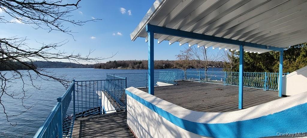 13 Horseshoe Lake Road