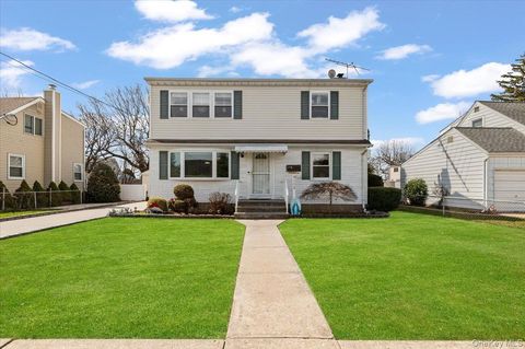 2192 6th Street East Meadow NY 11554