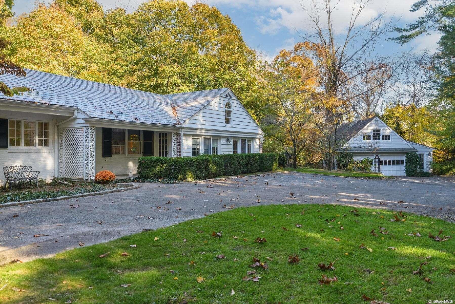 4 Laurel Lane, Locust Valley, New York image 1