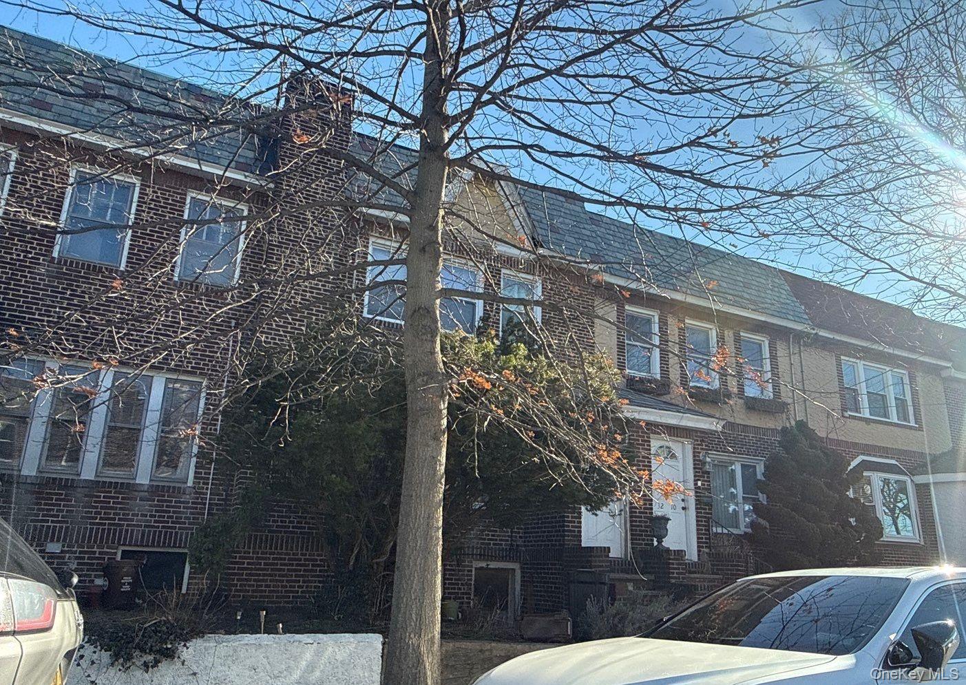 32-12 Baywater Court